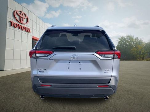 Used 2025 Toyota RAV4 XLE AWD/4WD image 4