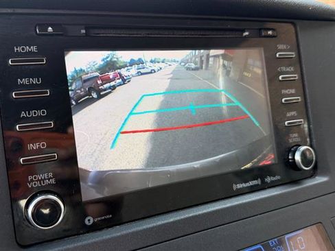 Used 2018 Toyota Sienna LE FWD image 39