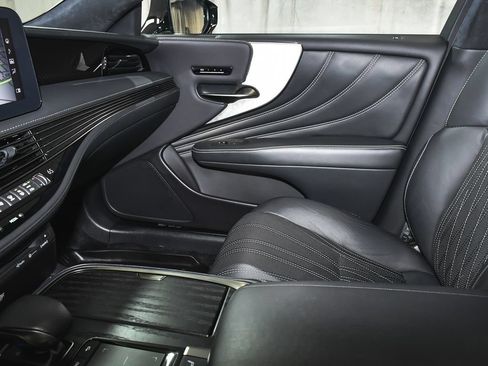 Used 2022 Lexus LS 500h AWD w/ Luxury Package image 54