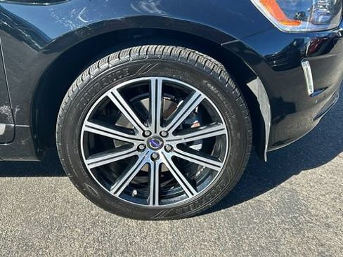 Used 2015 Volvo XC60 T5 Platinum w/ Protection Package FWD image 9