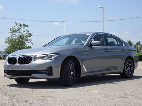 Used 2023 BMW 530e xDrive AWD/4WD image 14