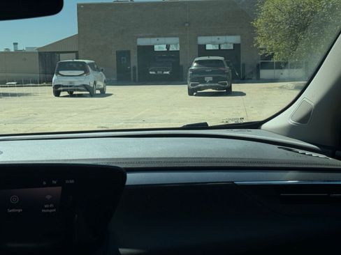 Used 2025 Buick Encore GX Preferred image 35