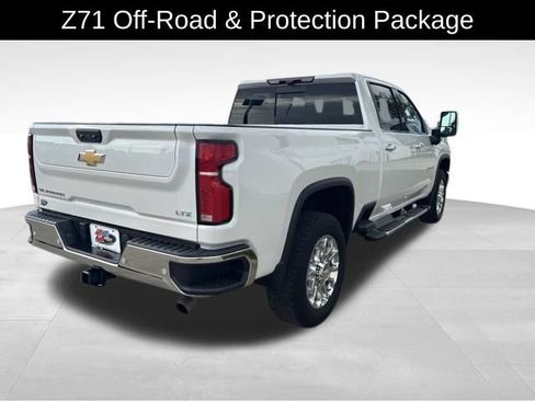 Used 2024 Chevrolet Silverado 2500 LTZ w/ LTZ Premium Package AWD/4WD image 8