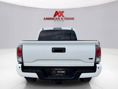 Used 2022 Toyota Tacoma TRD Sport w/ Technology Package AWD/4WD image 5