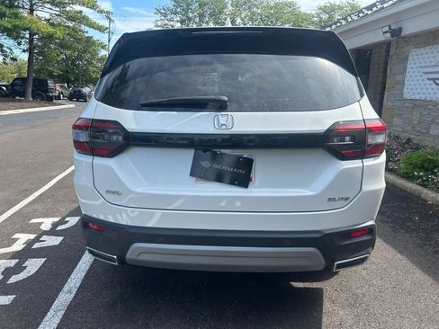 Certified 2025 Honda Pilot Elite image 7