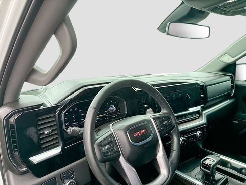 Used 2025 GMC Sierra 1500 SLT RWD image 12
