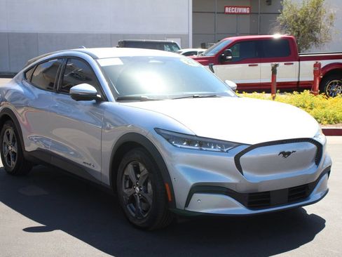 Certified 2022 Ford Mustang Mach-E Select w/ Comfort/Technology Package AWD/4WD image 11