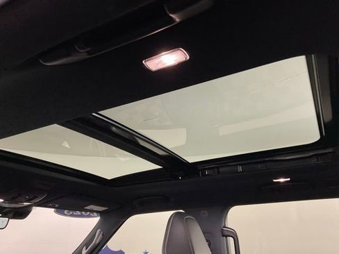 Used 2025 Nissan Armada PRO-4X w/ Pro-4X Premium Package image 22