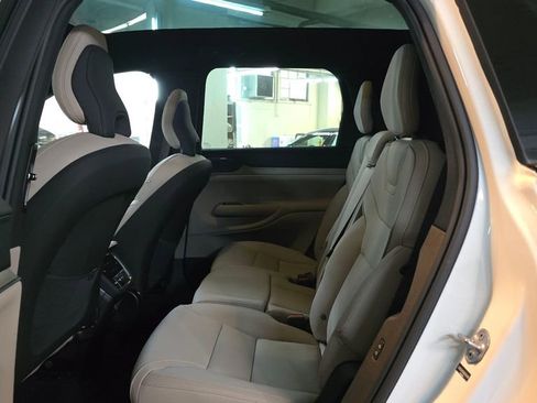 New 2025 Volvo EX90 Plus image 17