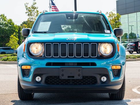 Used 2022 Jeep Renegade Latitude AWD/4WD image 2