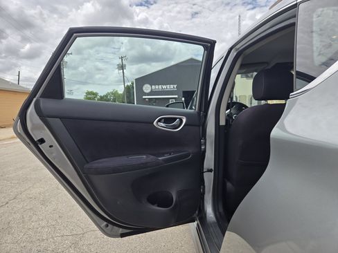 Used 2013 Nissan Sentra SR FWD image 6