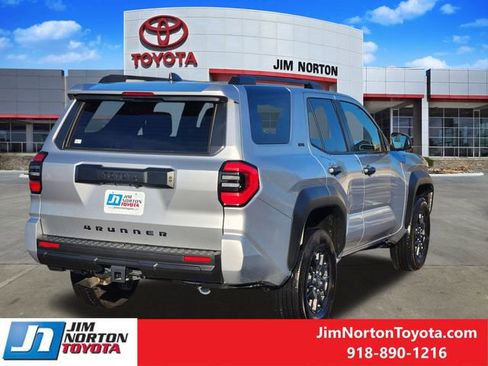 Used 2025 Toyota 4Runner SR5 image 5