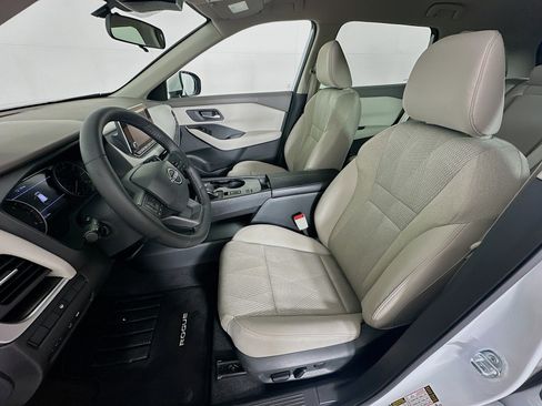 Used 2025 Nissan Rogue SV FWD image 13