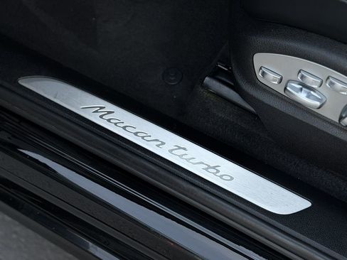 Used 2020 Porsche Macan Turbo image 13