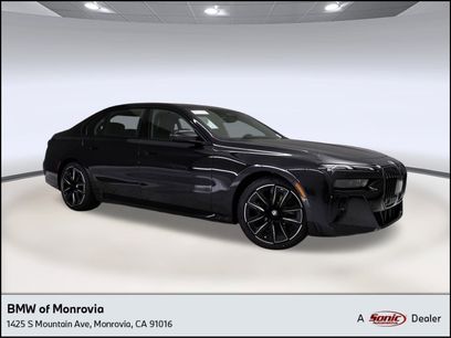 New 2025 BMW i7 xDrive60 w/ Premium Package