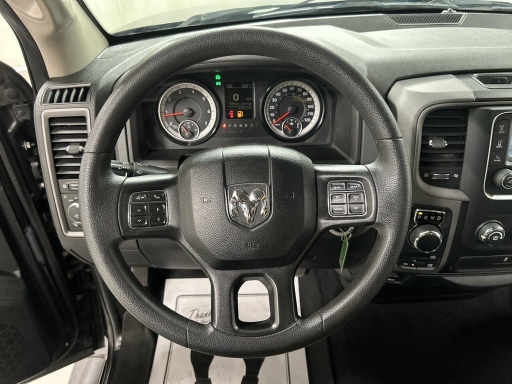 Used 2018 RAM 1500 Express w/ Black Ram 1500 Express Group AWD/4WD image 4