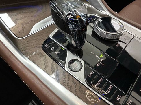 Used 2022 BMW X6 xDrive40i w/ Executive Package image 21