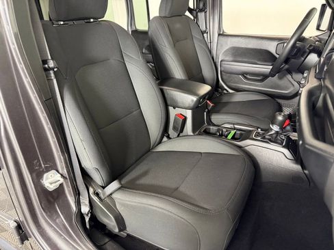 Used 2022 Jeep Wrangler Unlimited Sport AWD/4WD image 32