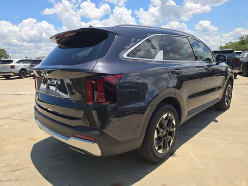 New 2026 Kia Sorento S FWD image 8