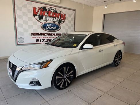 Used 2019 Nissan Altima 2.0 Platinum FWD image 1