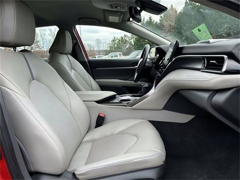 Used 2023 Toyota Camry XLE image 26