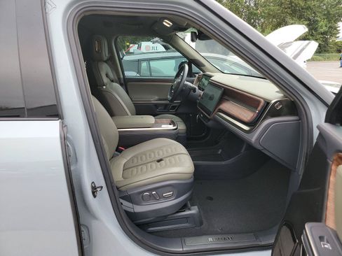 Used 2022 Rivian R1T Adventure AWD/4WD image 13