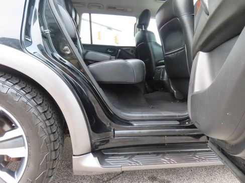 Used 2018 Nissan Armada SL w/ Moonroof Package AWD/4WD image 16