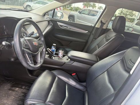 Used 2018 Cadillac XT5 Premium Luxury image 7
