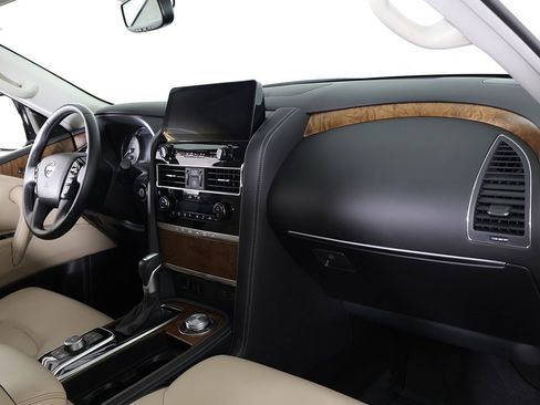 Used 2024 Nissan Armada SL w/ Captain's Chairs Package image 28