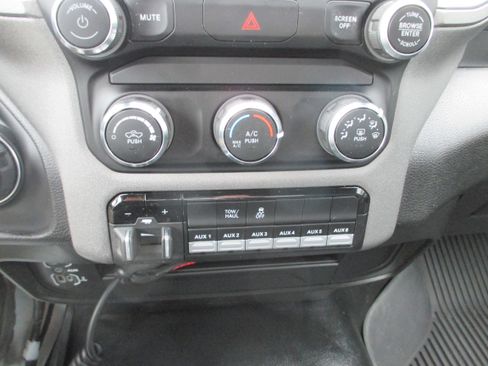 Used 2024 RAM 2500 Tradesman w/ Chrome Appearance Group image 14