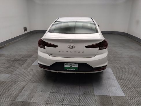 Used 2019 Hyundai Elantra SE w/ Cargo Package FWD image 6