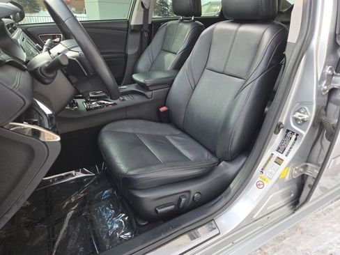 Used 2017 Toyota Avalon XLE Premium image 8