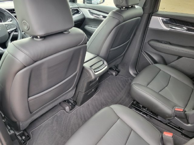 Used 2025 Cadillac XT6 Premium Luxury AWD/4WD image 24