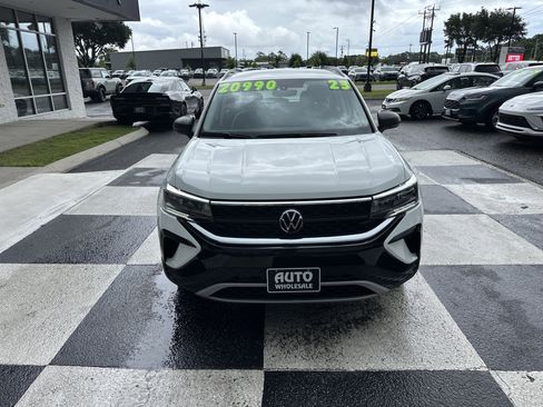 Used 2023 Volkswagen Taos S FWD image 2