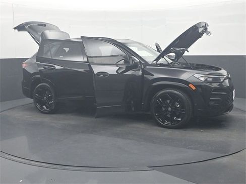 Used 2026 Volkswagen Tiguan SE R-Line image 35