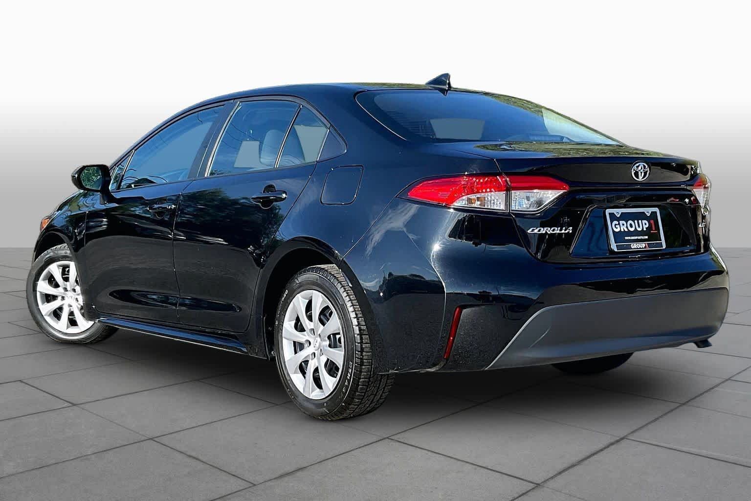 Used 2025 Toyota Corolla LE FWD image 12