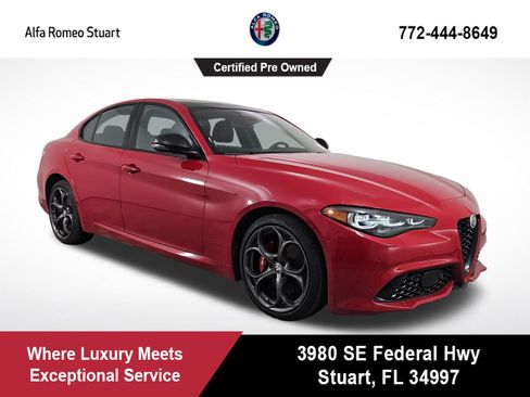 Used 2025 Alfa Romeo Giulia AWD image 1