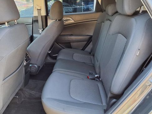 Used 2025 Kia Sportage LX AWD/4WD image 7