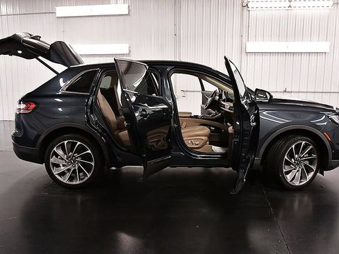 Used 2021 Lincoln Nautilus Reserve w/ Equipment Group 202A AWD/4WD image 30