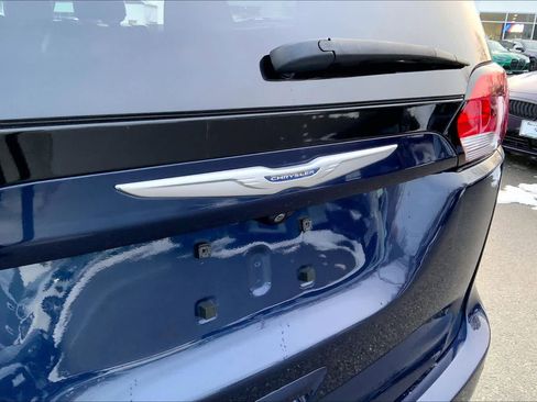 Used 2017 Chrysler Pacifica Touring-L Plus image 31