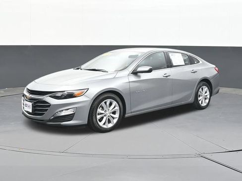 Used 2025 Chevrolet Malibu LT FWD image 4