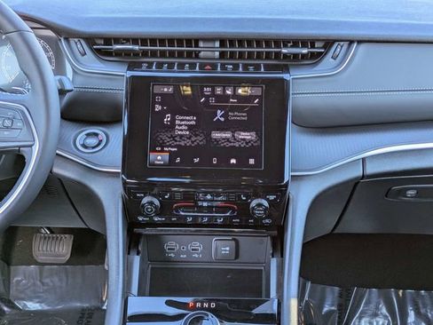 New 2025 Jeep Grand Cherokee L Altitude image 20