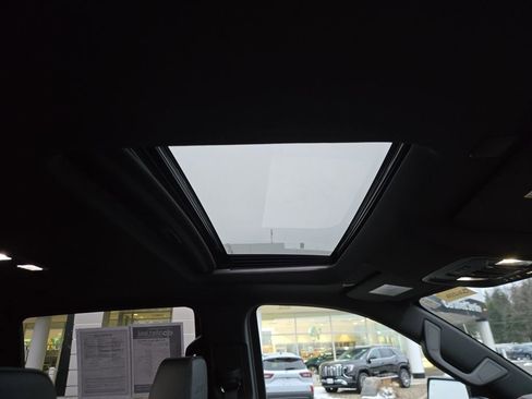 Used 2024 GMC Sierra 1500 AT4 w/ Technology Package image 18