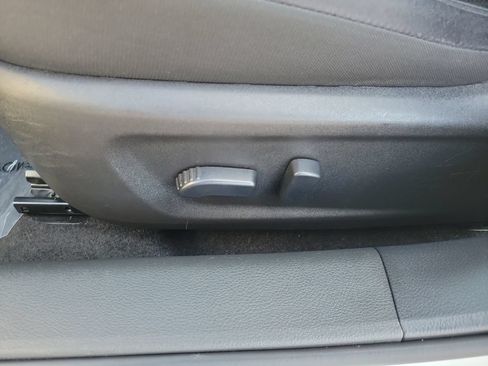 Used 2025 Nissan Altima 2.5 SV FWD image 19