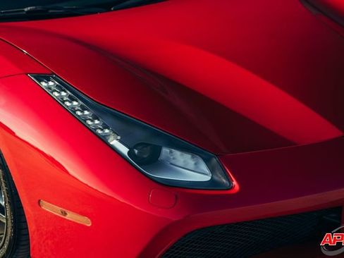 Used 2018 Ferrari 488 GTB image 55