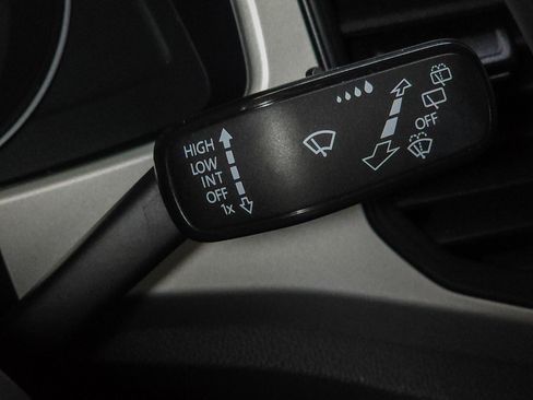 Used 2021 Volkswagen Atlas SE image 29