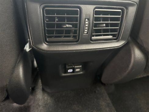 Used 2024 Toyota RAV4 SE image 20