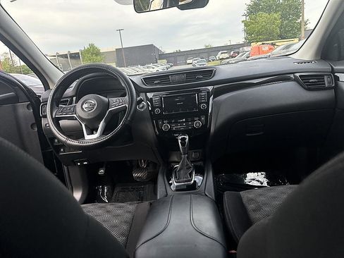 Used 2019 Nissan Rogue Sport SV w/ All-Weather Package image 15