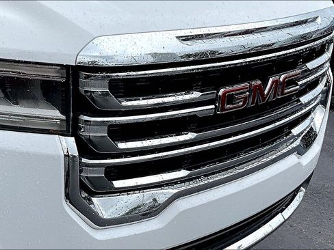 Used 2021 GMC Acadia SLE FWD image 33