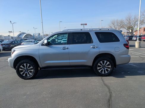 Used 2019 Toyota Sequoia SR5 image 9